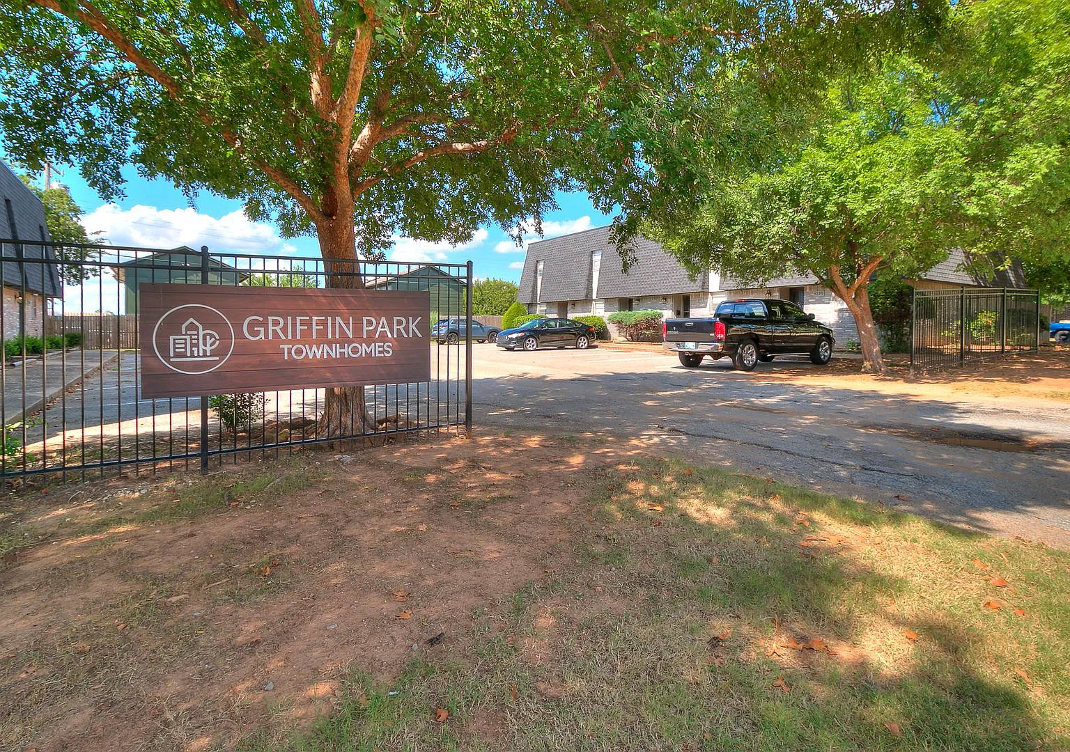 Griffin Park Townhomes - 1201 Lakecrest Dr Norman, OK 73071 #Unit 1229 photo 1